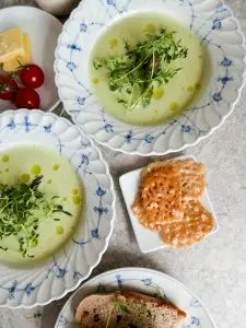 Krämig sparrissoppa