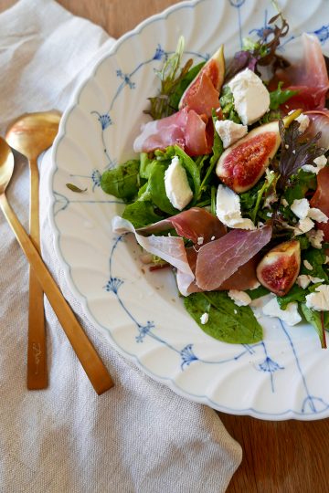 Sallad med chevré, fikon och parmaskinka