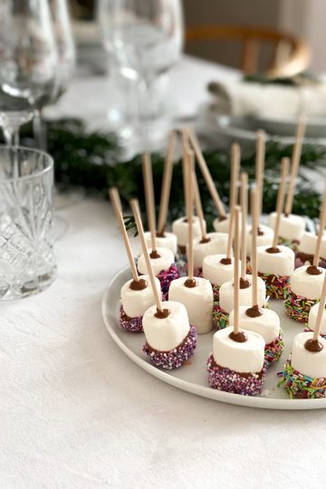 Marshmallows pops på bord