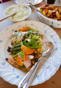 Lax med pesto och picklade grönsaker￼