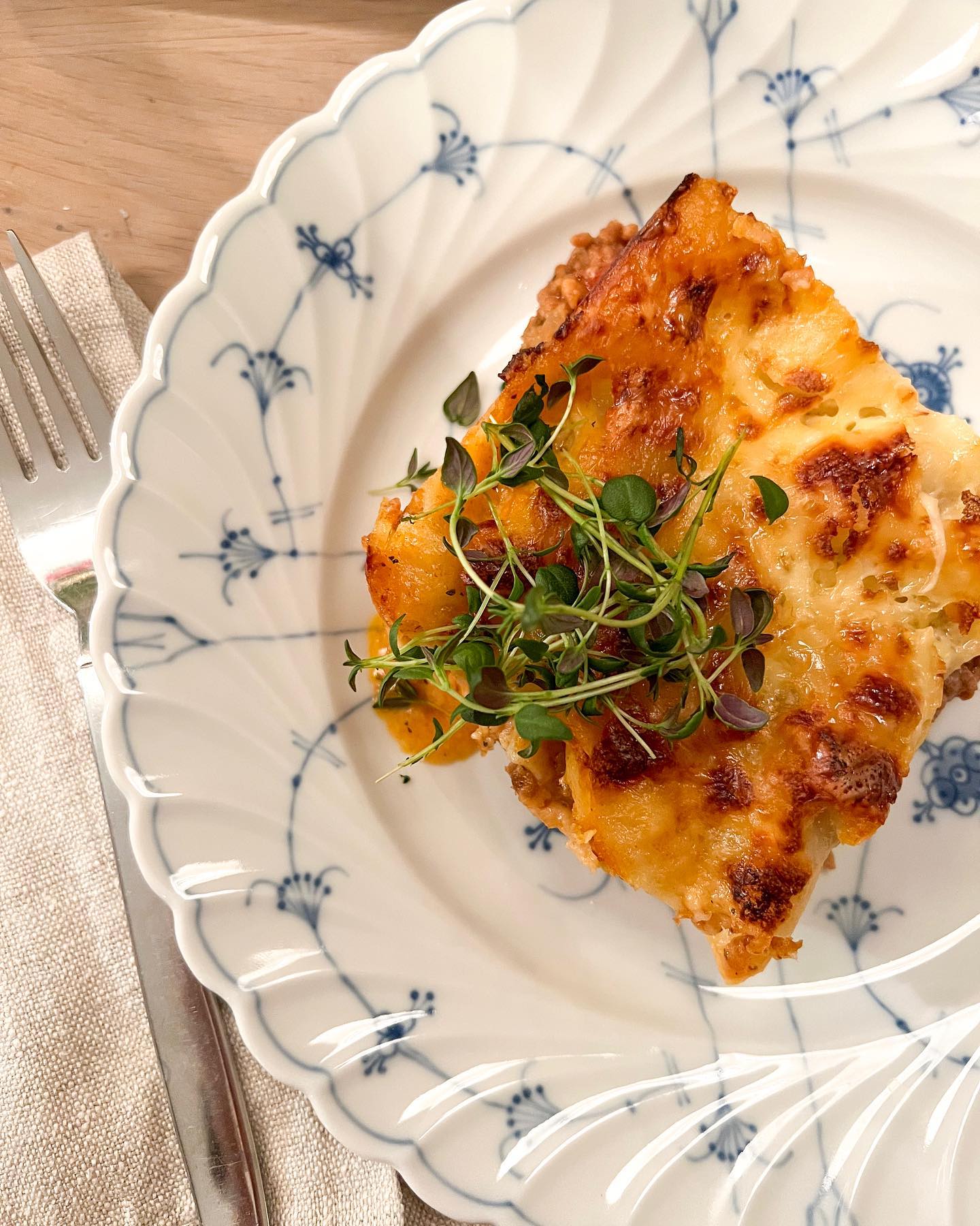 Kan vi slå ett slag för den fantastiska lasagnen? Pasta, kött, ostsås 🙌🏻
Dessutom funkar den i alla lägen. Barnkalas som helgbesök🤗
#fiasfika #lasagna #lasagne #pasta #pastalover #matblogg #dagensmiddag #middagstips #middag #foodphotography #matfotografering