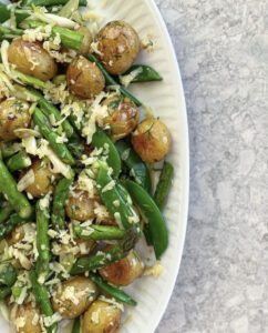 Rostad potatis med sparris och västerbottenost