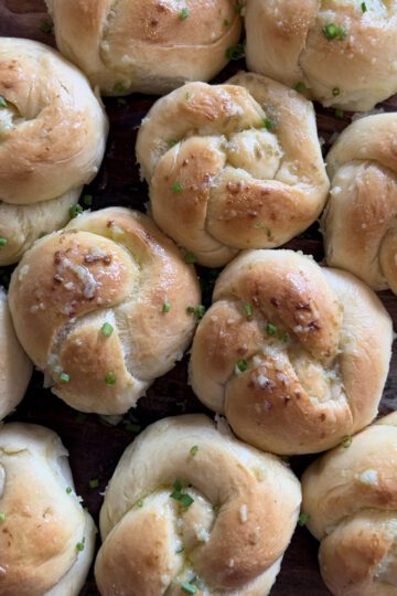 Vitlöksknutar, vitlöksbröd från Fias fika
