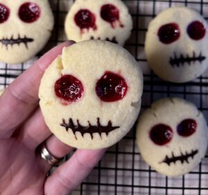 Enkla Halloweenkakor med sylt