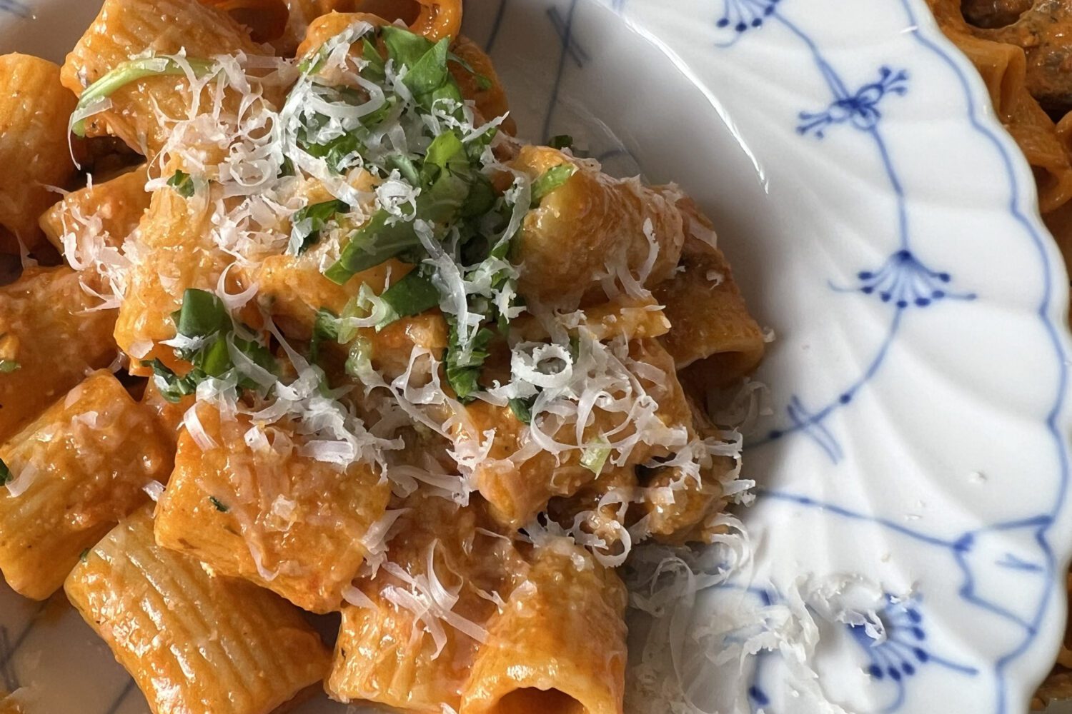 Pasta med salsiccia och röd pesto - Fias fika