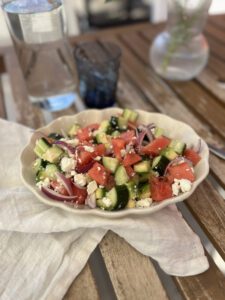 Sallad med vattenmelon och fetaost närbild
