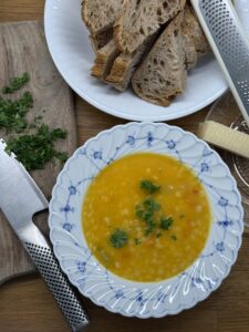 Italiensk comfort food-soppa med bröd