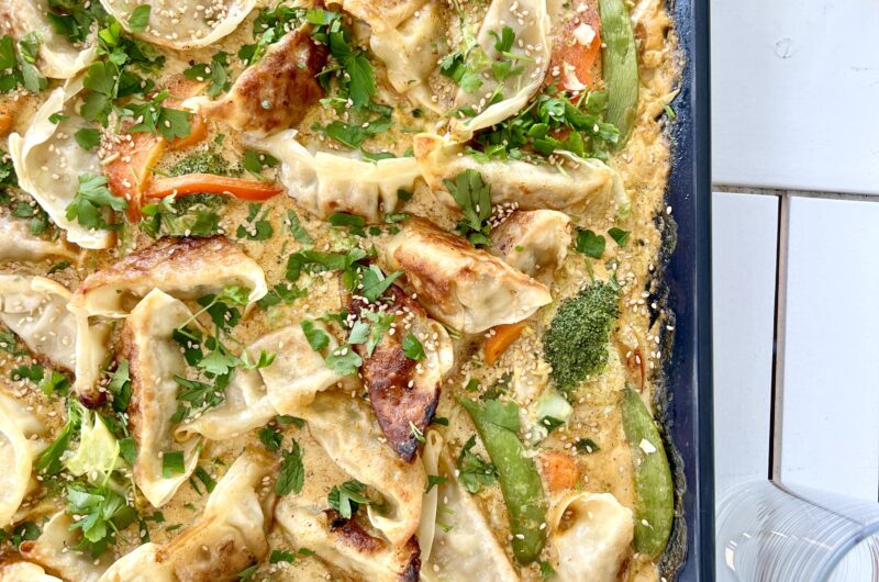 Ugnsbakad curry med dumplings & krispig chiliolja