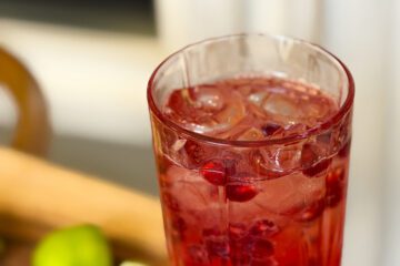 Granatäpple & lime mocktail