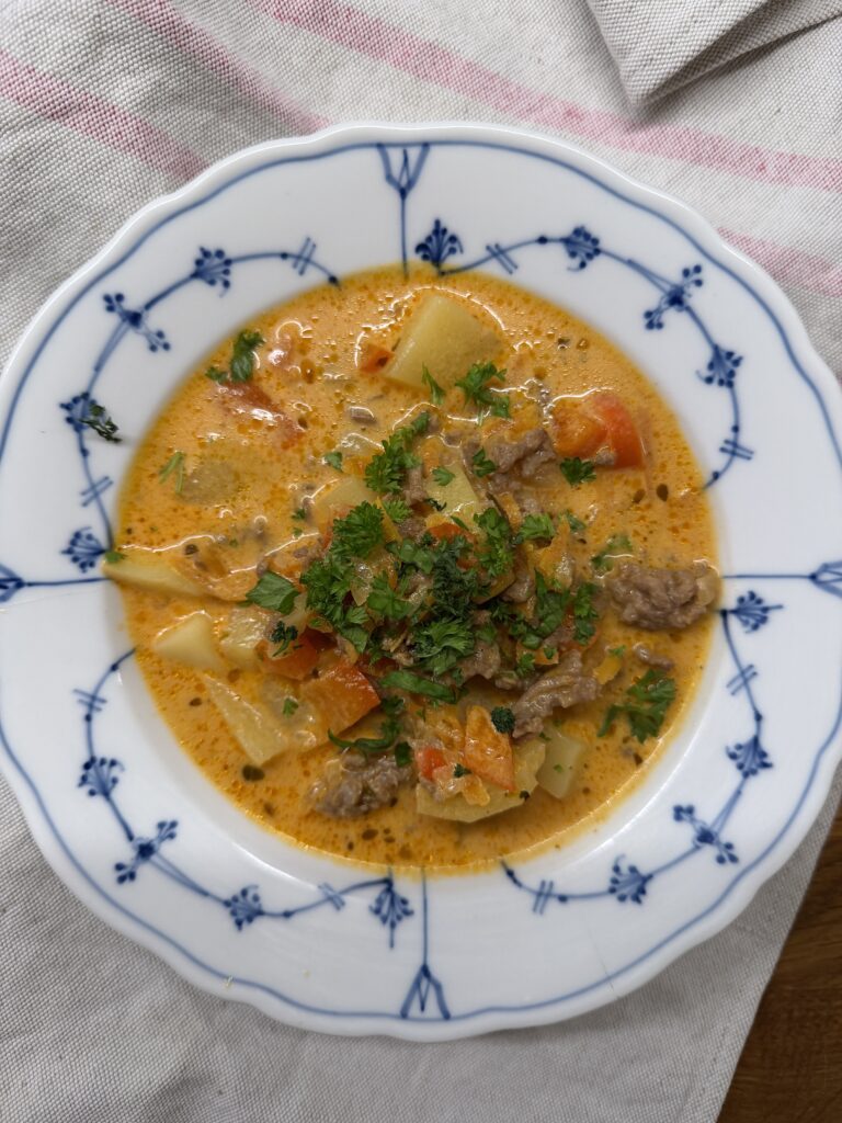 Köttfärssoppa med potatis – krämig vardagsfavorit