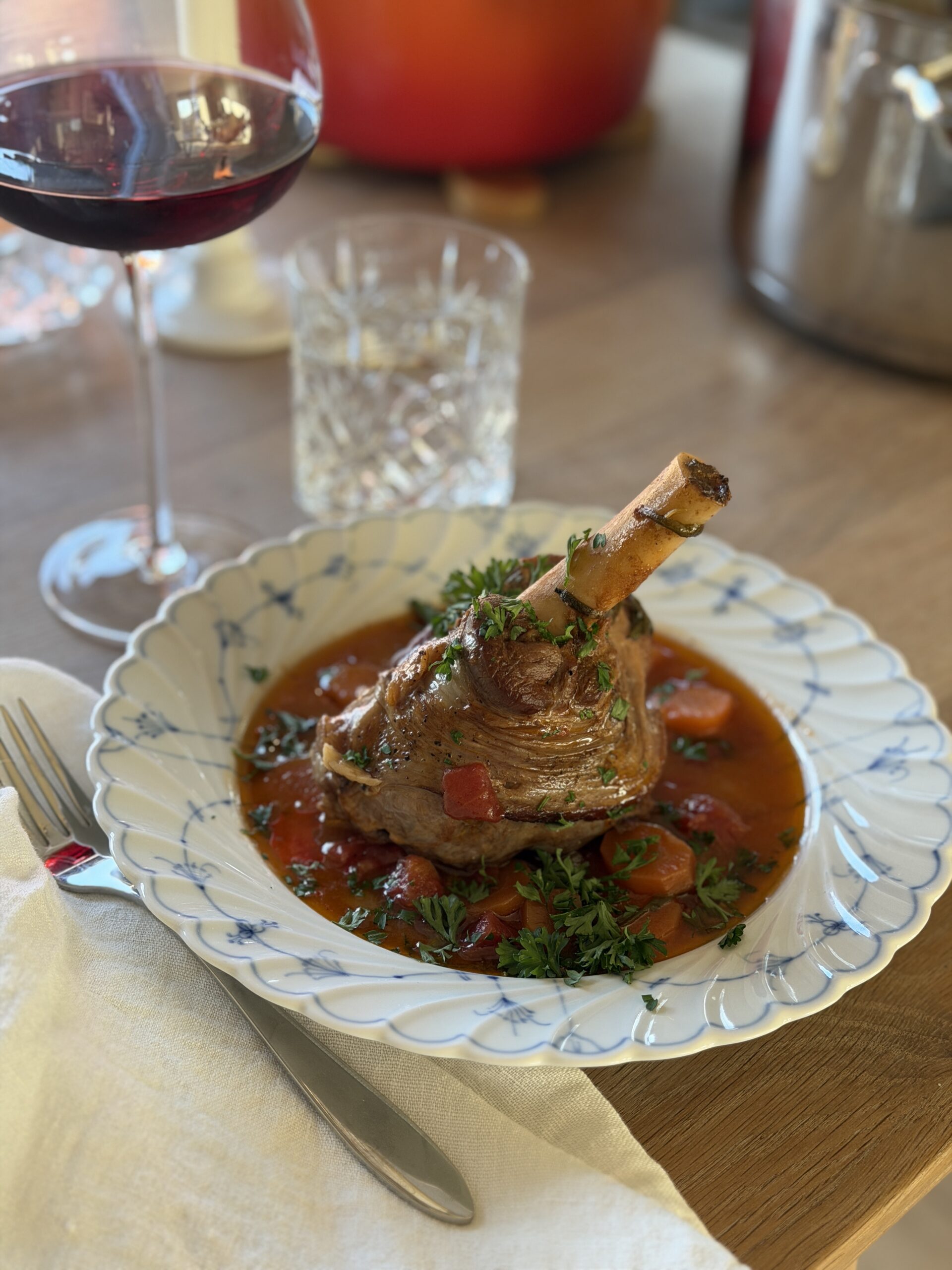 Lammeskank i rödvinssås